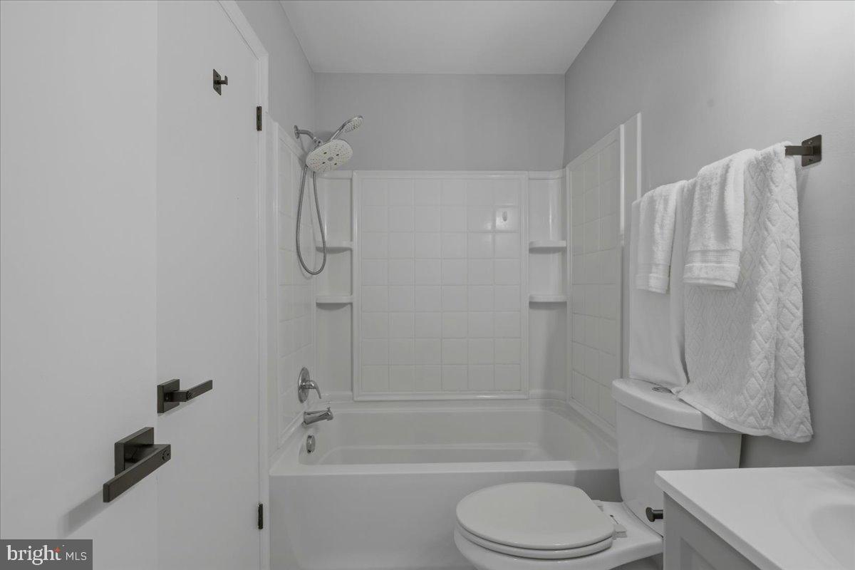 6013 Chestnut Hollow Ct Property Photo 20
