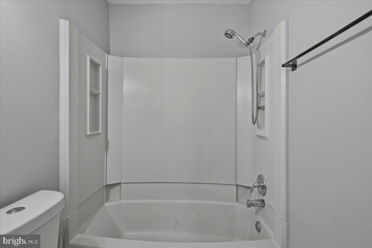 6013 Chestnut Hollow Ct Property Photo 28