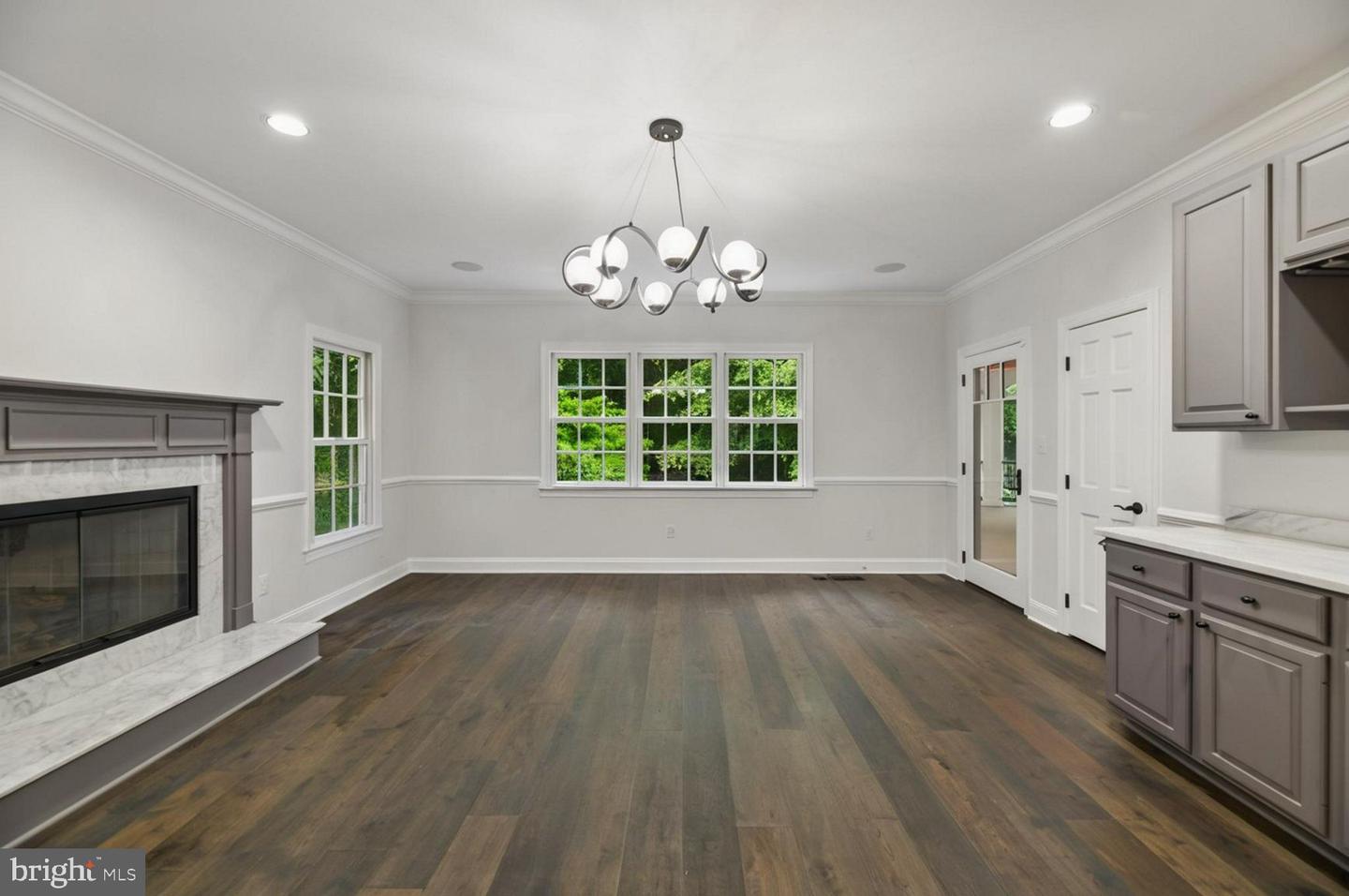 512 Seneca Green Way Property Photo 7
