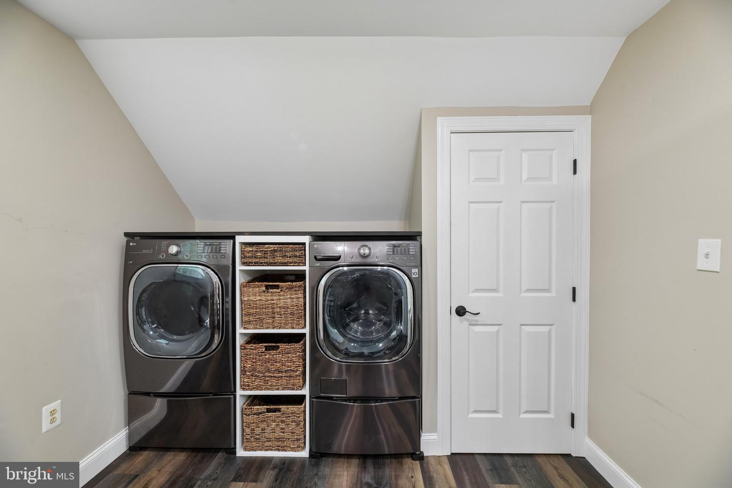 512 Seneca Green Way Property Photo 23