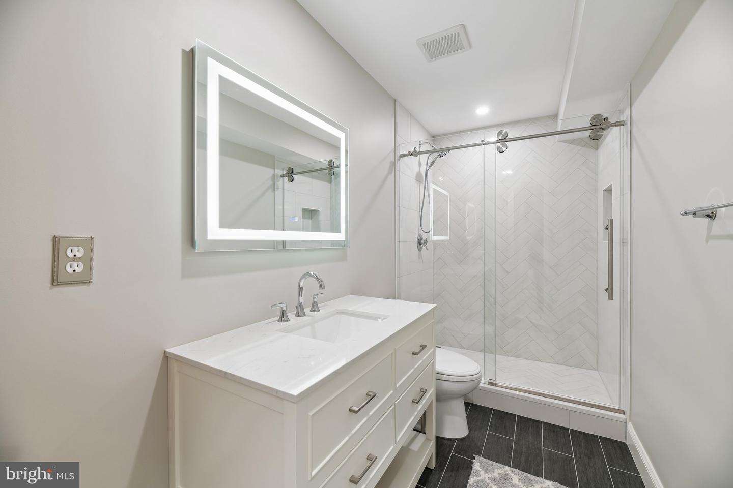 512 Seneca Green Way Property Photo 27
