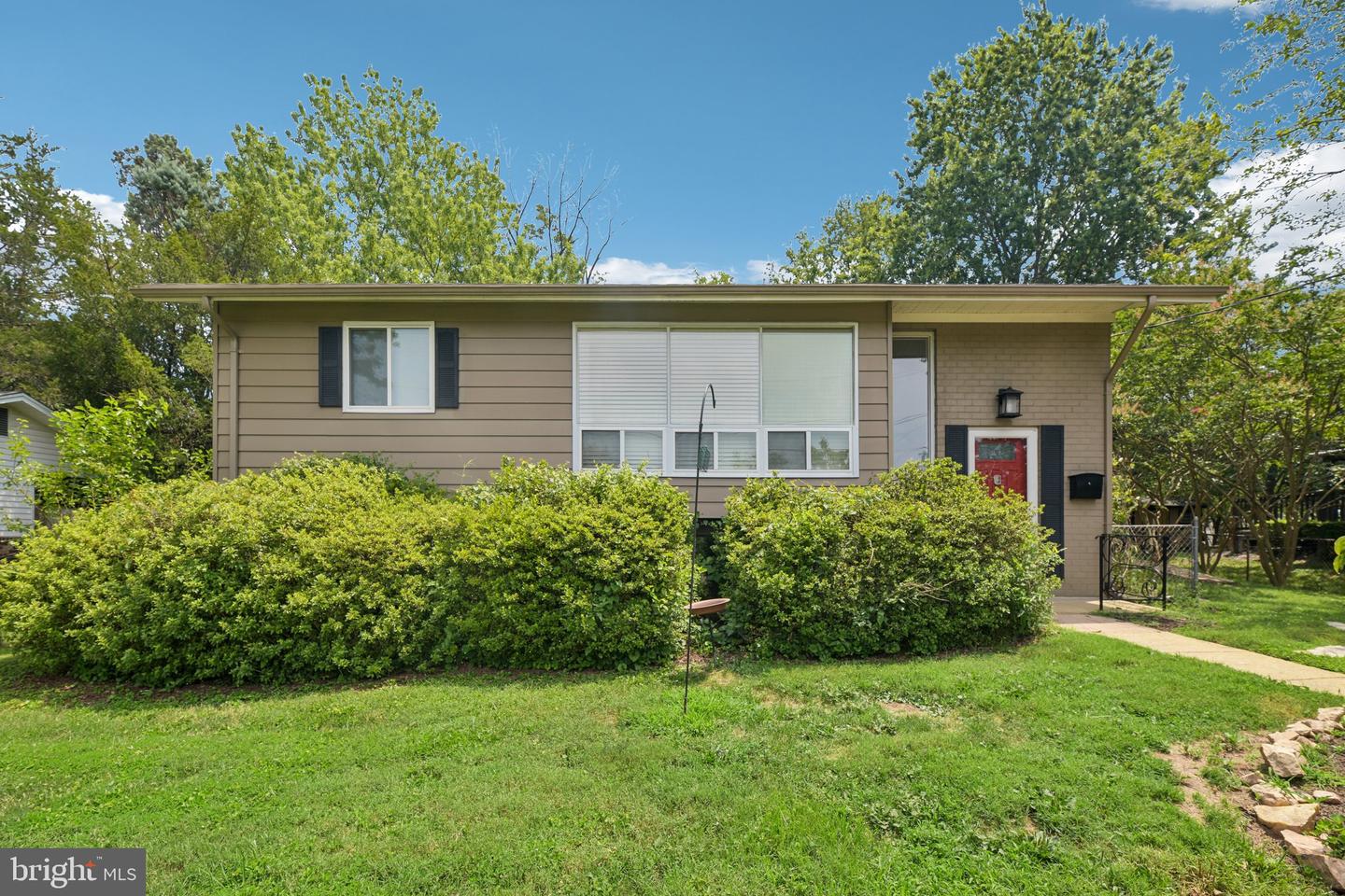 4957 Regina Dr Property Photo 1