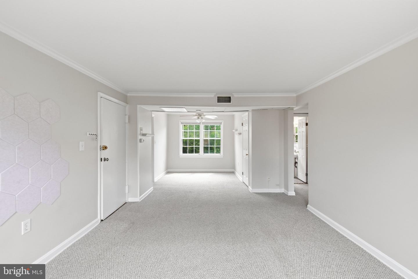 6704 W Wakefield Dr #b2 Property Photo 6