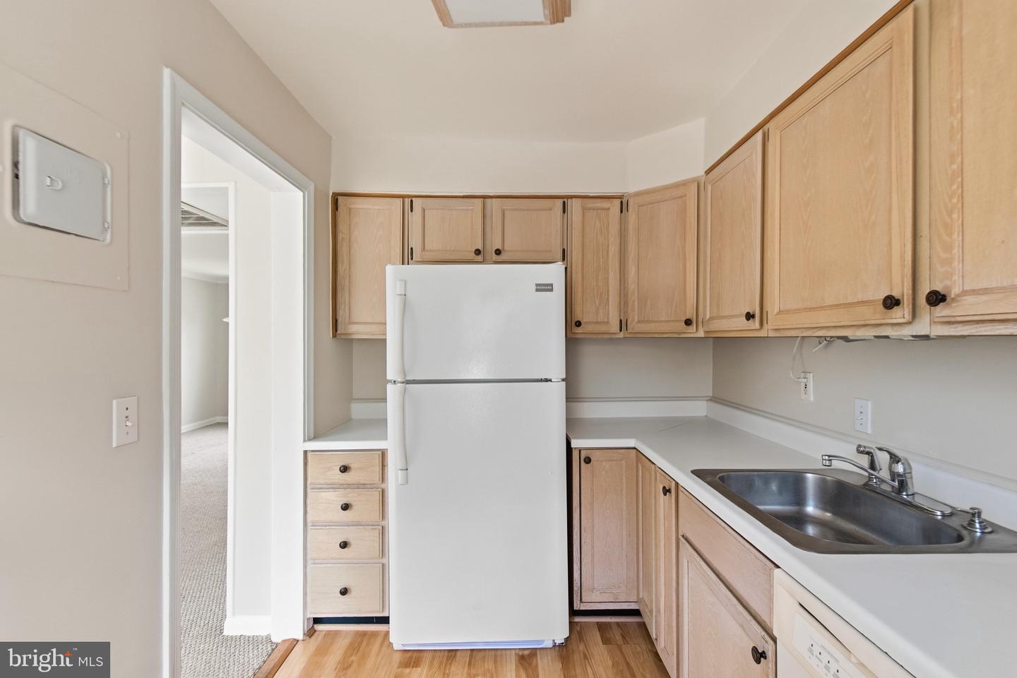 6704 W Wakefield Dr #b2 Property Photo 10