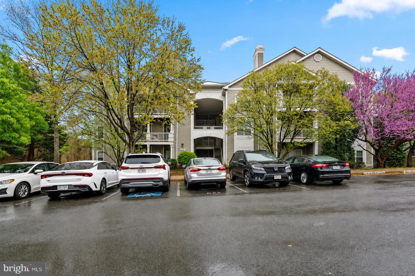 1708 Lake Shore Crest Dr #24 Property Photo 1