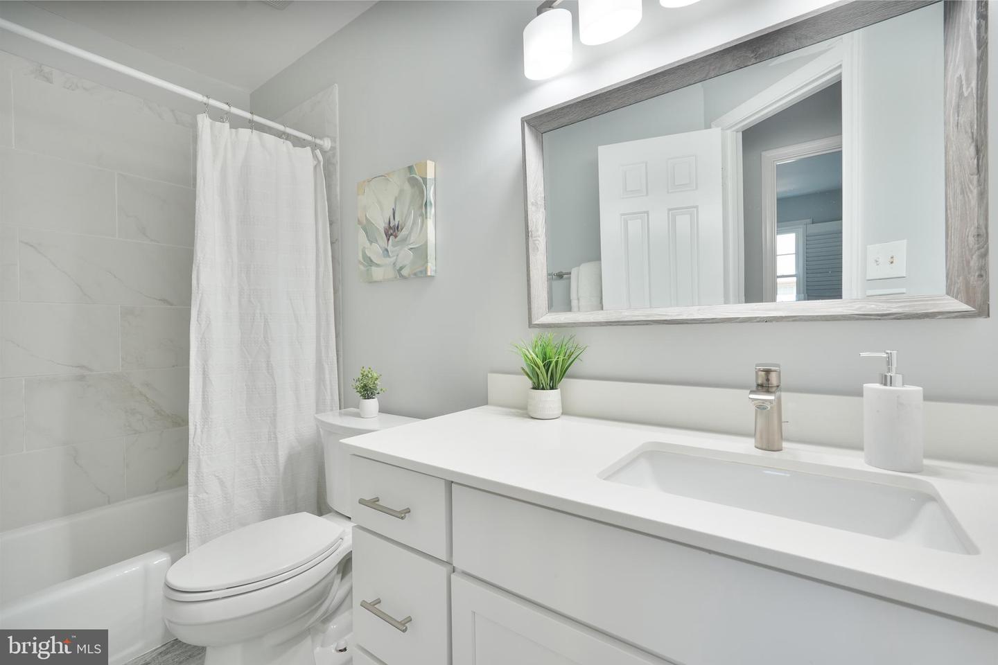 7328 Aynsley Ln Property Photo 38
