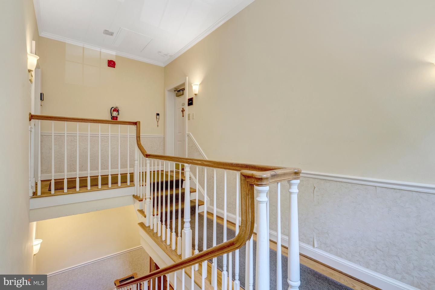 10525 Braddock Rd #9c Property Photo 2