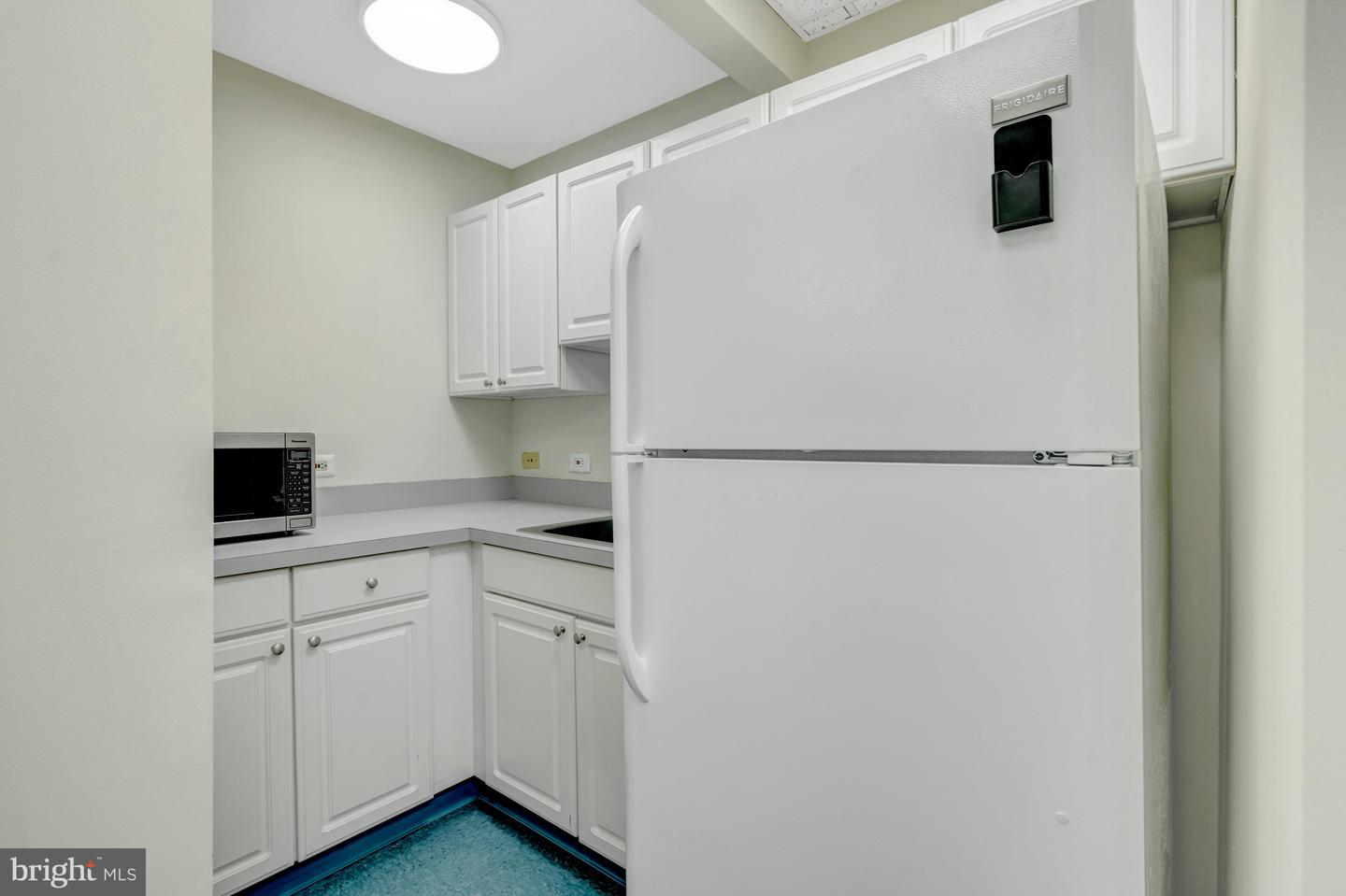 10525 Braddock Rd #9c Property Photo 14