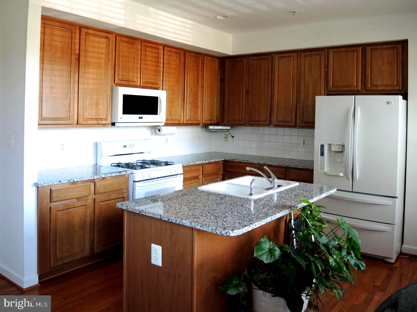 6409 Nice Pl Property Photo 2