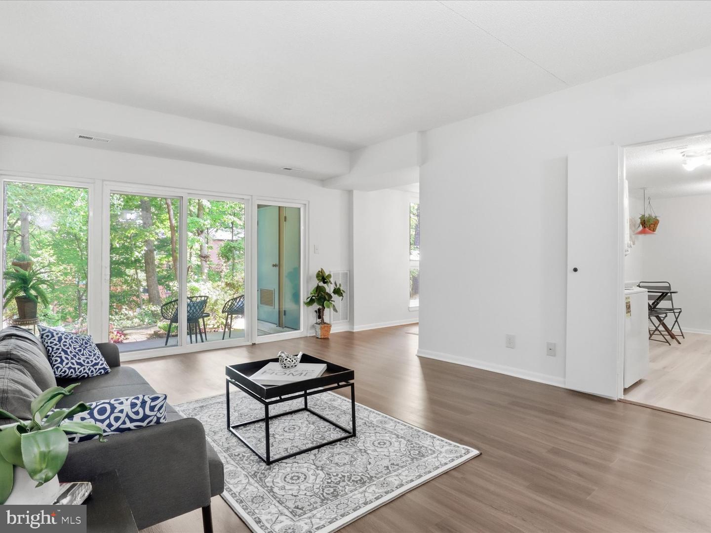 11809 Breton Ct #2b Property Photo 5