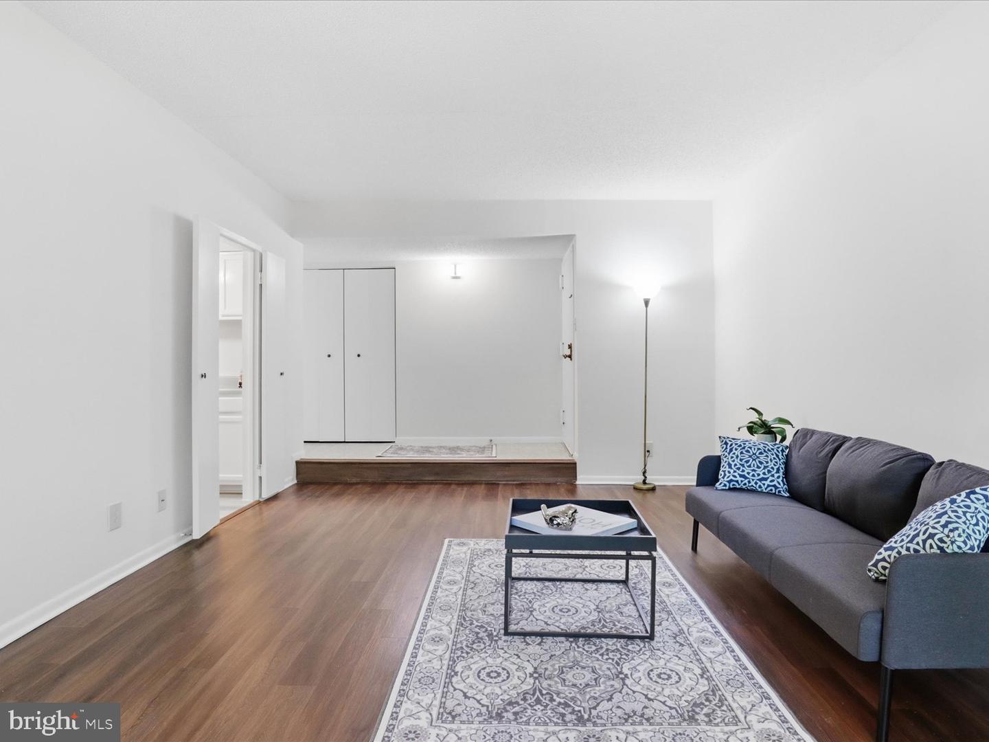 11809 Breton Ct #2b Property Photo 11