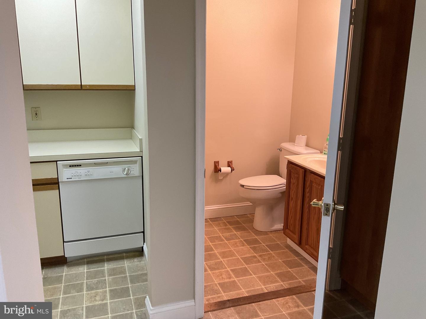 10509 Braddock Rd #2d Property Photo 13