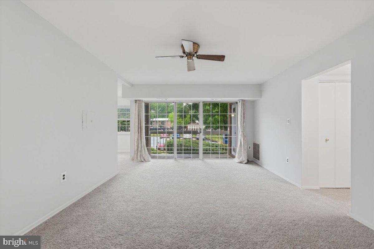 1923 Wilson Ln #201 Property Photo 6