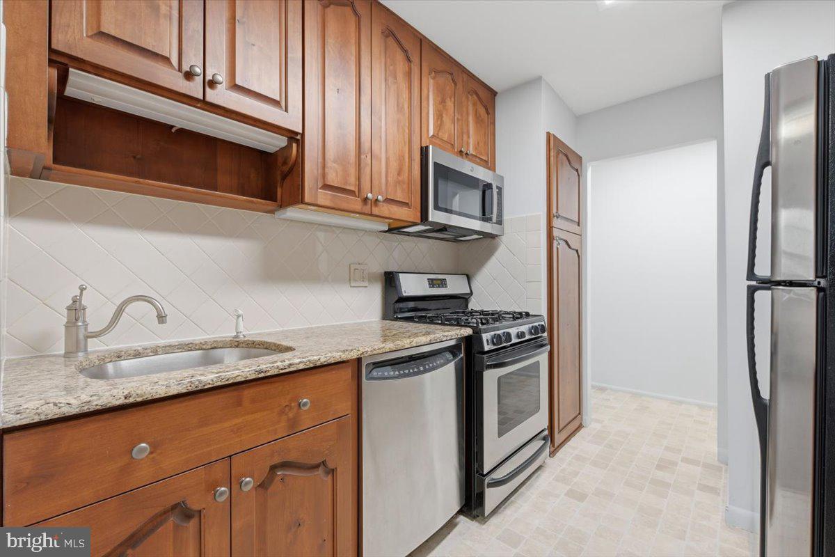 1923 Wilson Ln #201 Property Photo 12