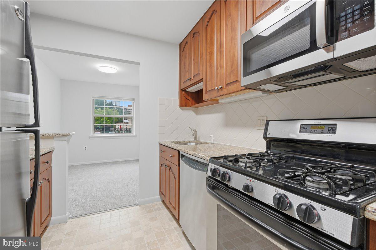 1923 Wilson Ln #201 Property Photo 13