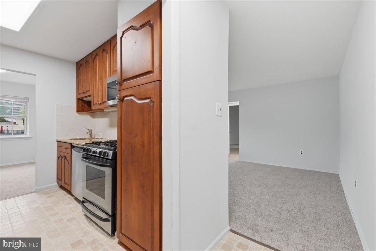 1923 Wilson Ln #201 Property Photo 14