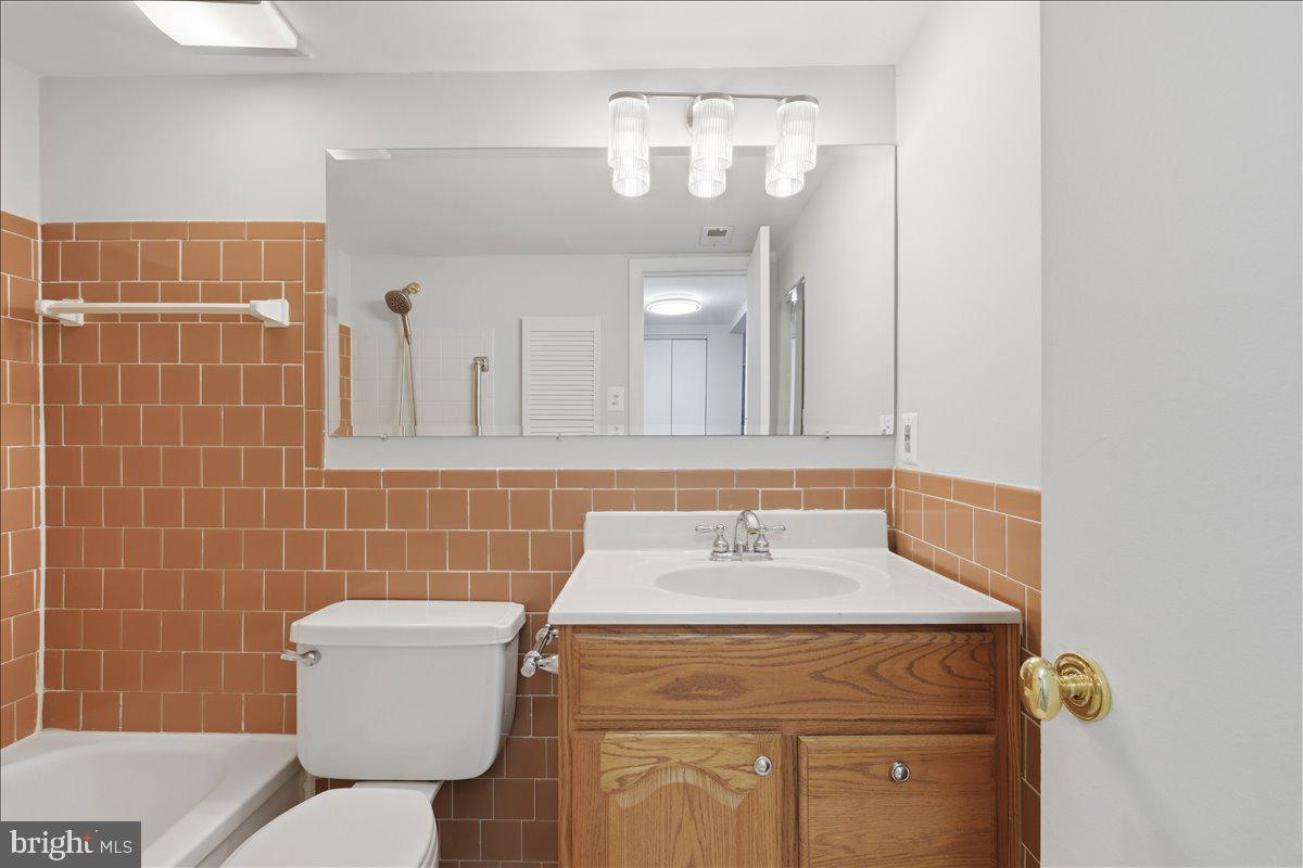 1923 Wilson Ln #201 Property Photo 19