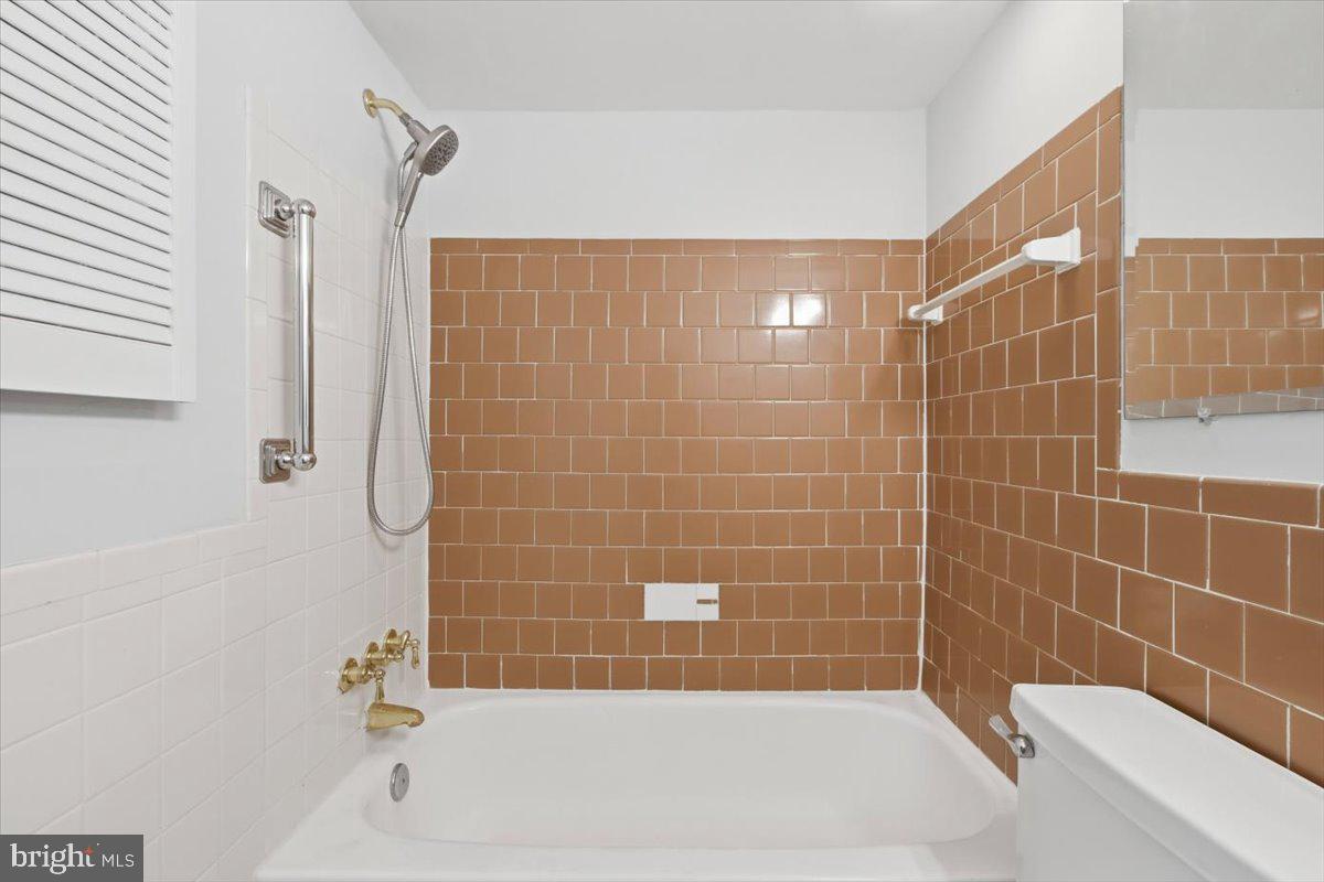 1923 Wilson Ln #201 Property Photo 20