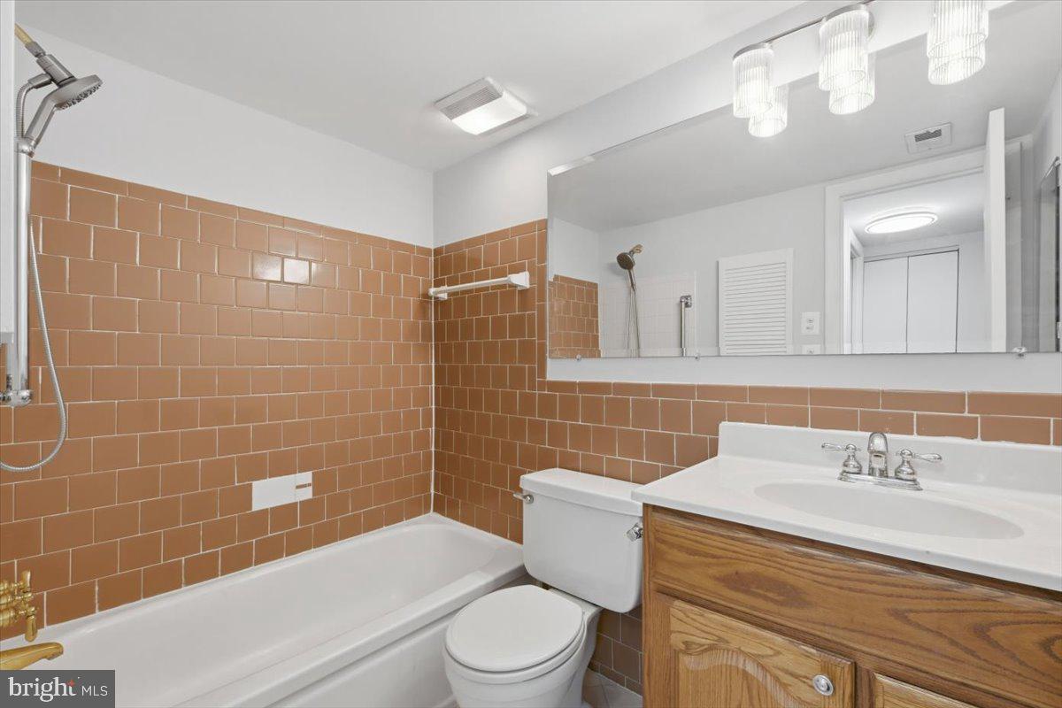 1923 Wilson Ln #201 Property Photo 21