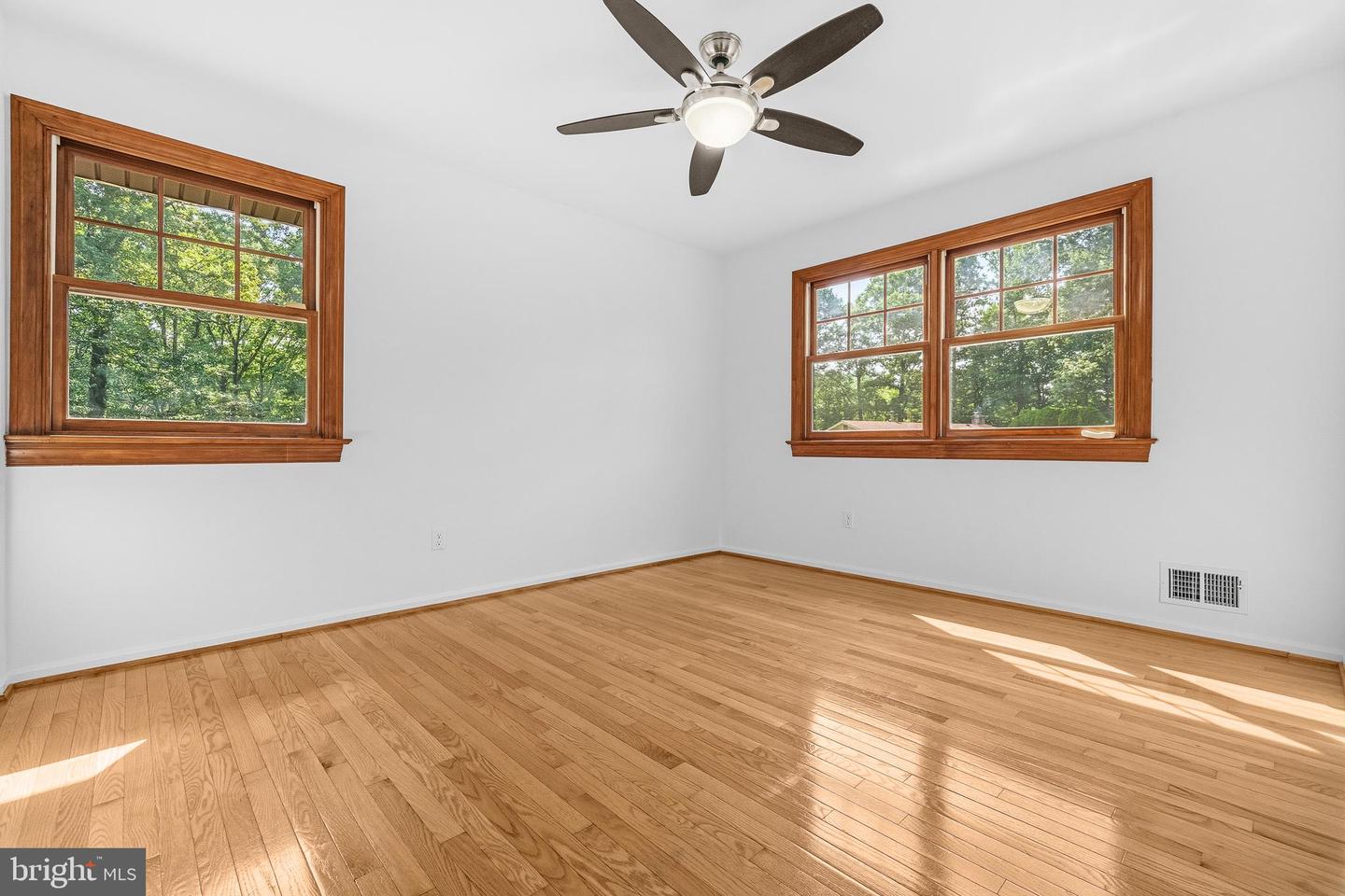 7233 Ashview Dr Property Photo 22