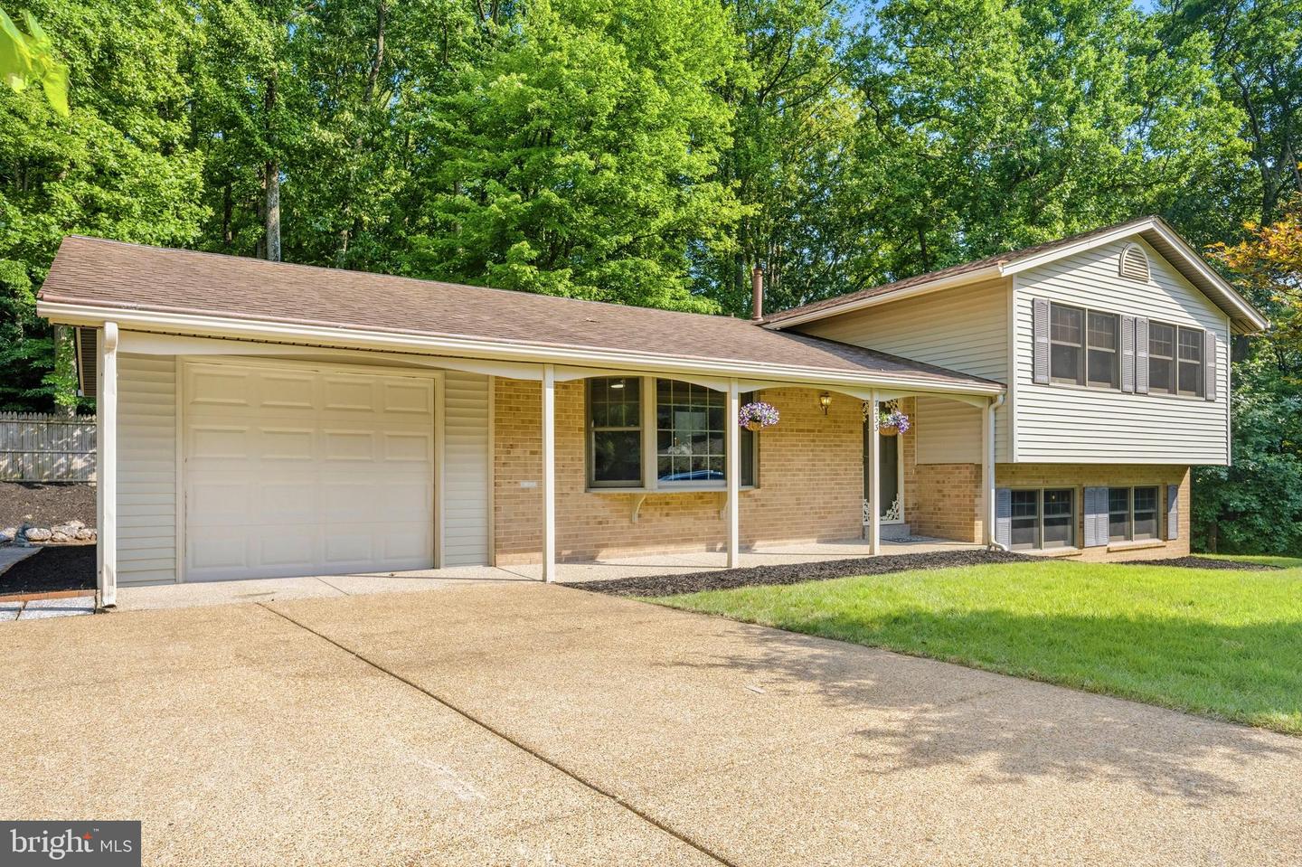 7233 Ashview Dr Property Photo 49