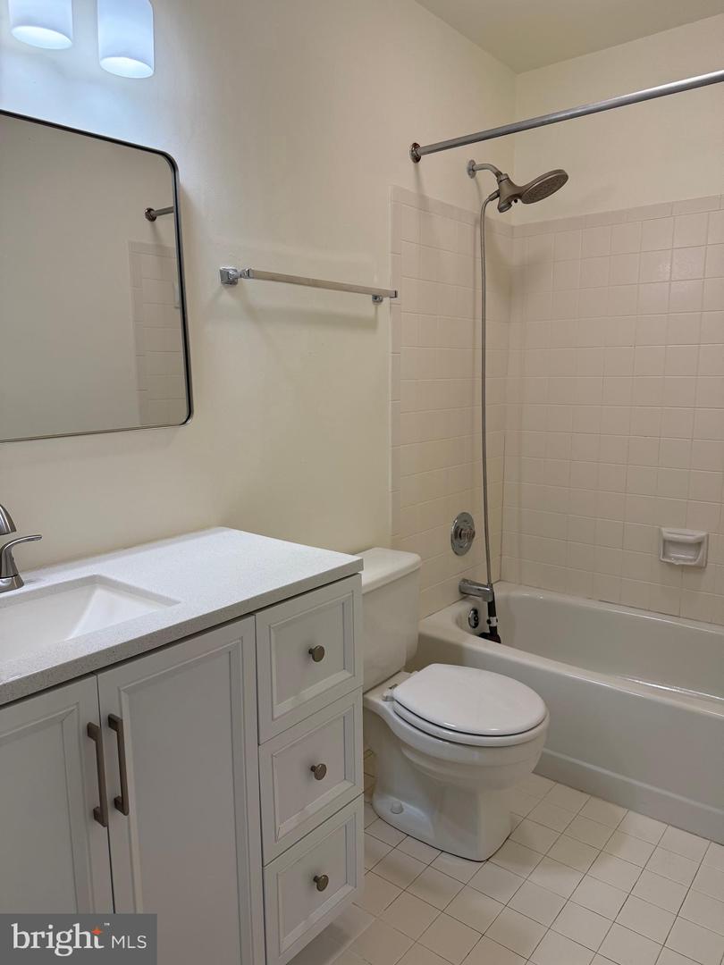 4637 Luxberry Dr Property Photo 14