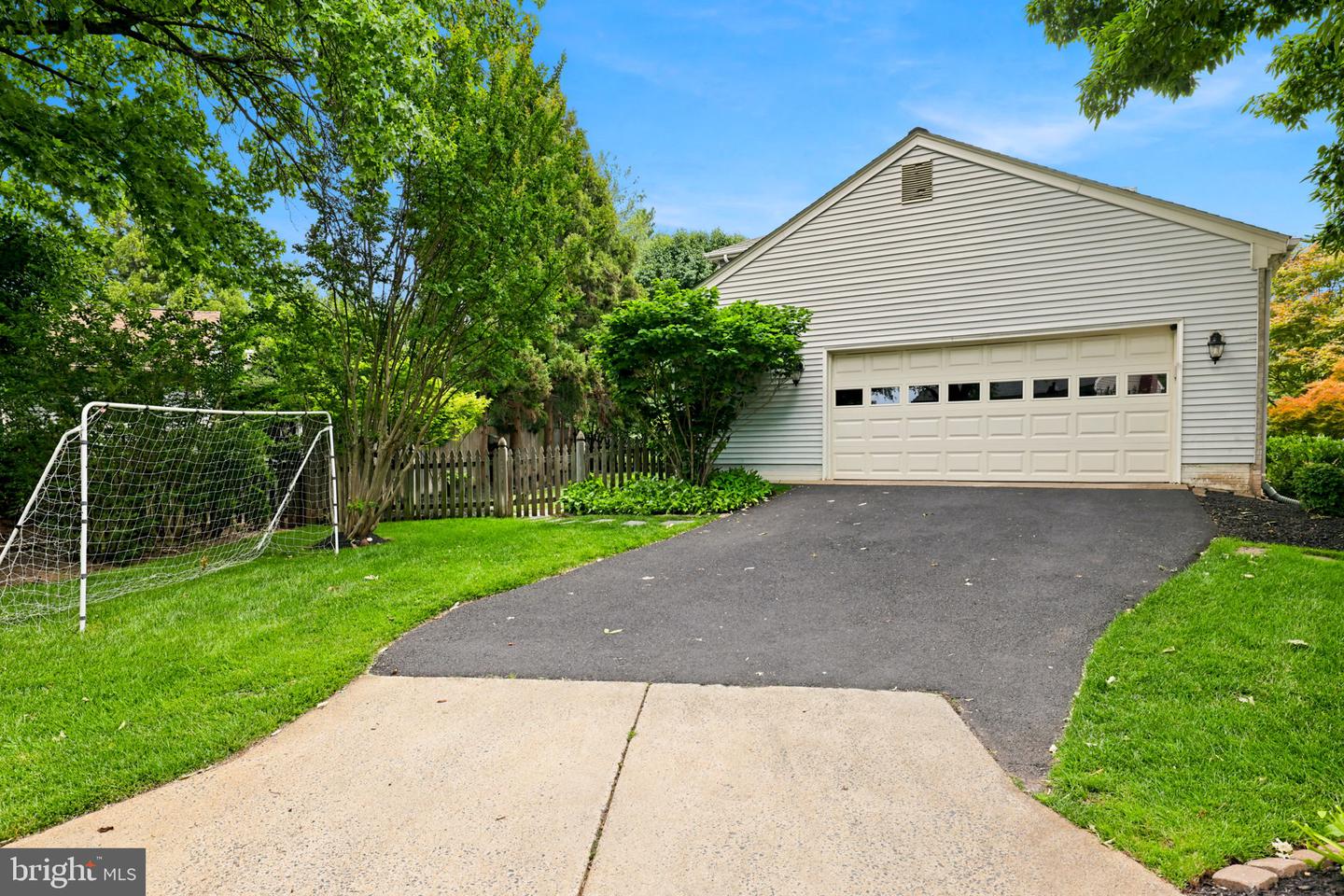 3219 Grassmere Ct Property Photo 6