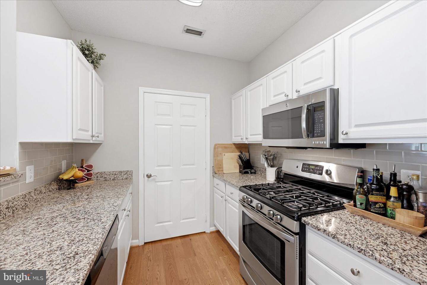 1700 Lake Shore Crest Dr #31 Property Photo 10
