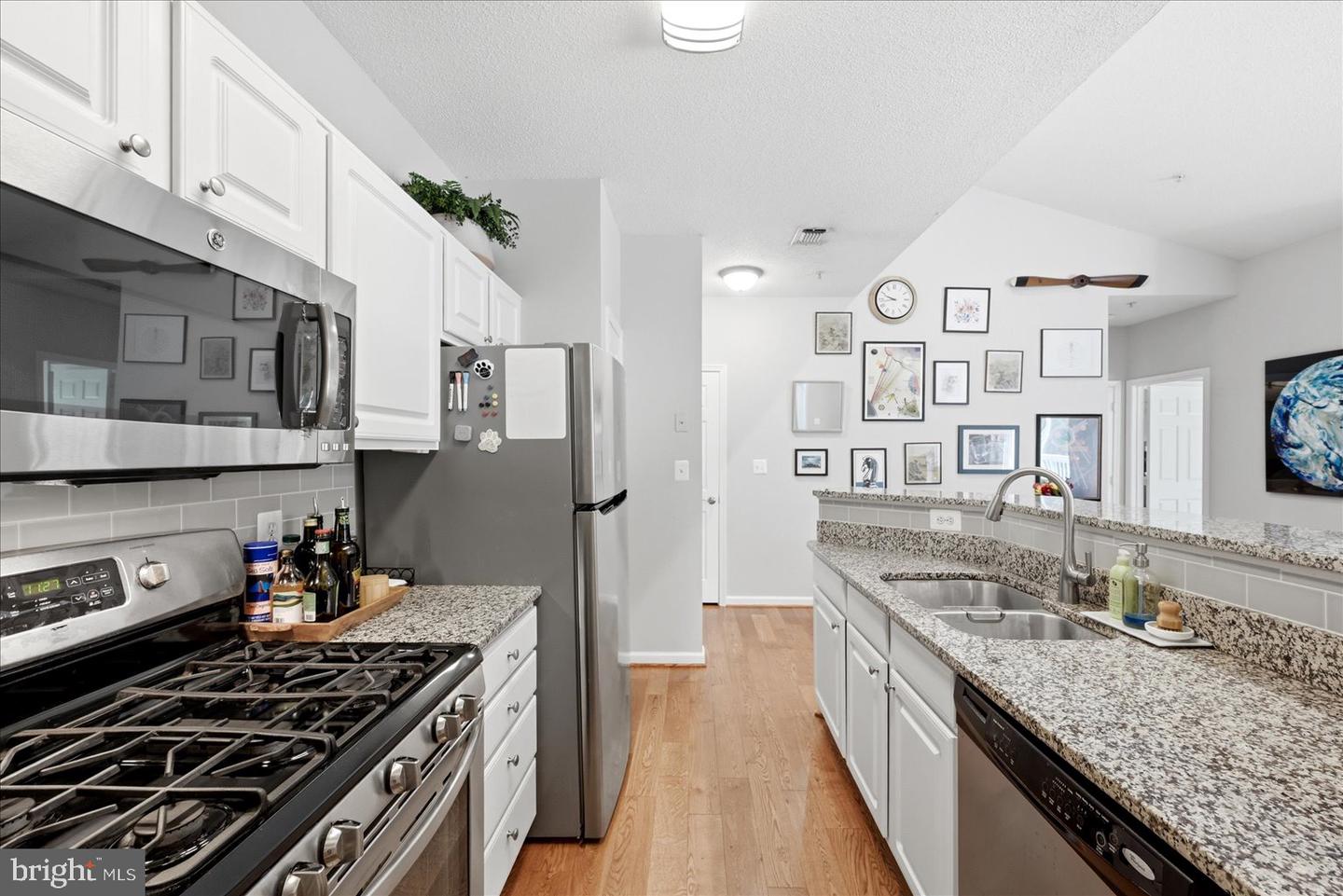 1700 Lake Shore Crest Dr #31 Property Photo 12