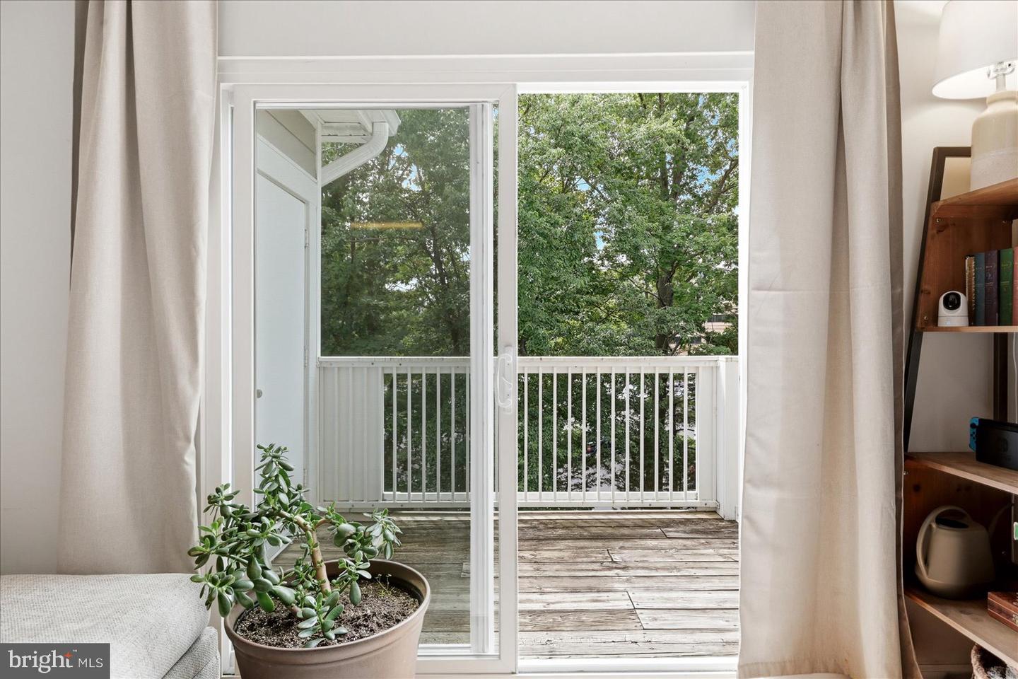 1700 Lake Shore Crest Dr #31 Property Photo 28
