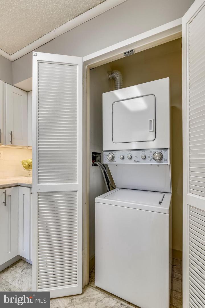 1808 Old Meadow Rd #910 Property Photo 4