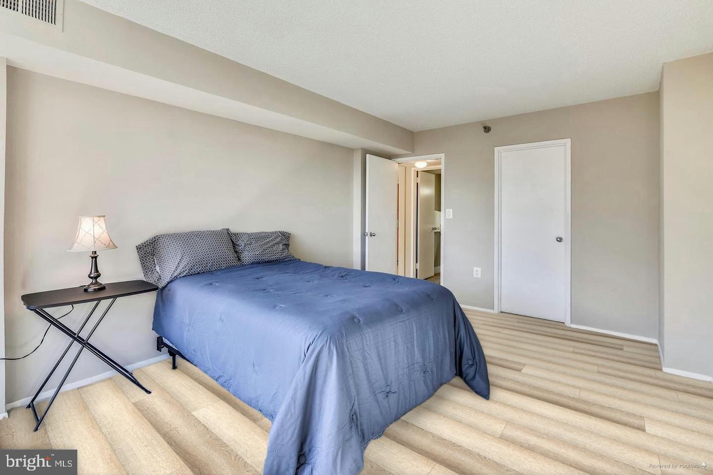 1808 Old Meadow Rd #910 Property Photo 11