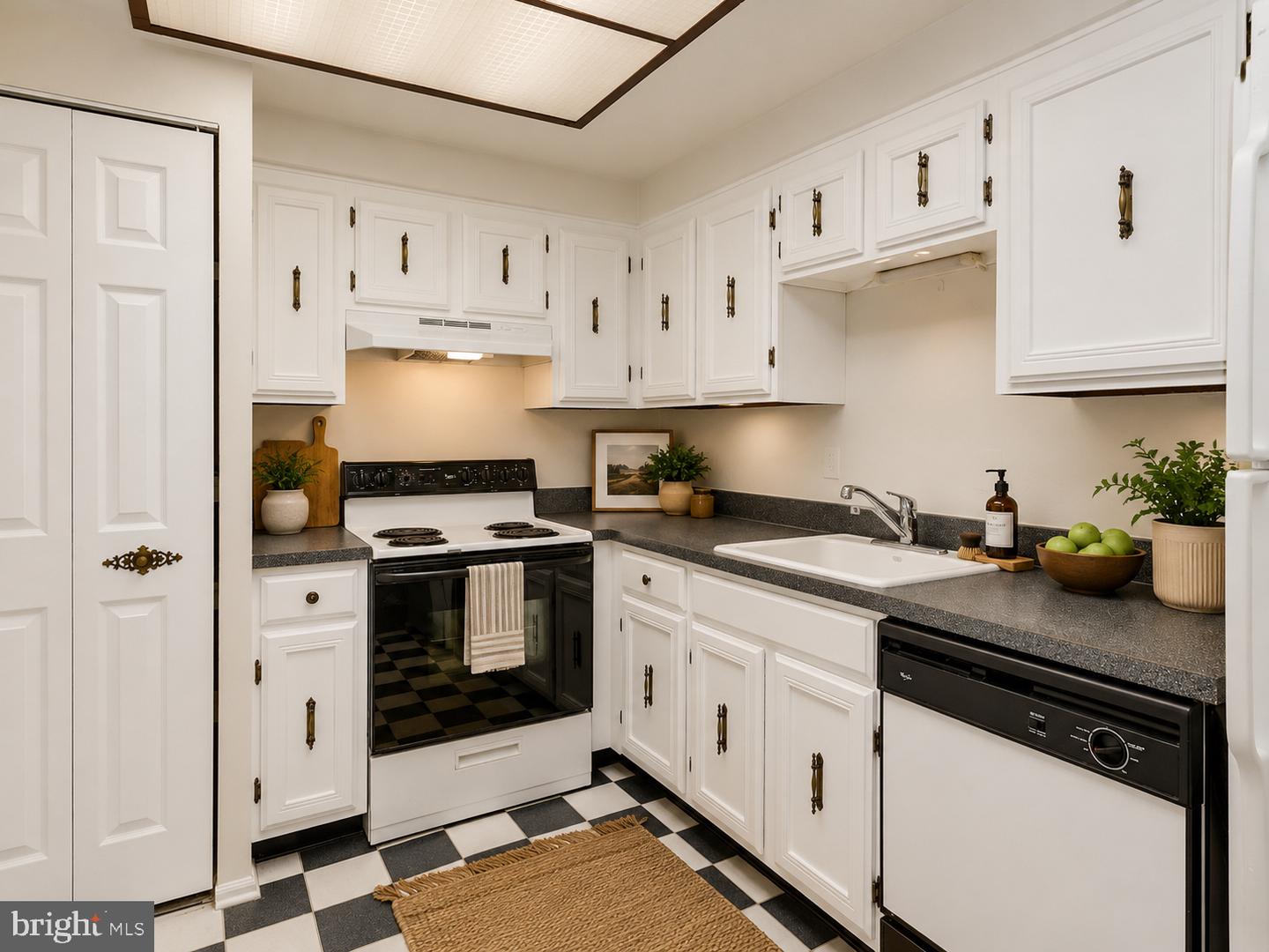 7680 Tremayne Pl #205 Property Photo 4