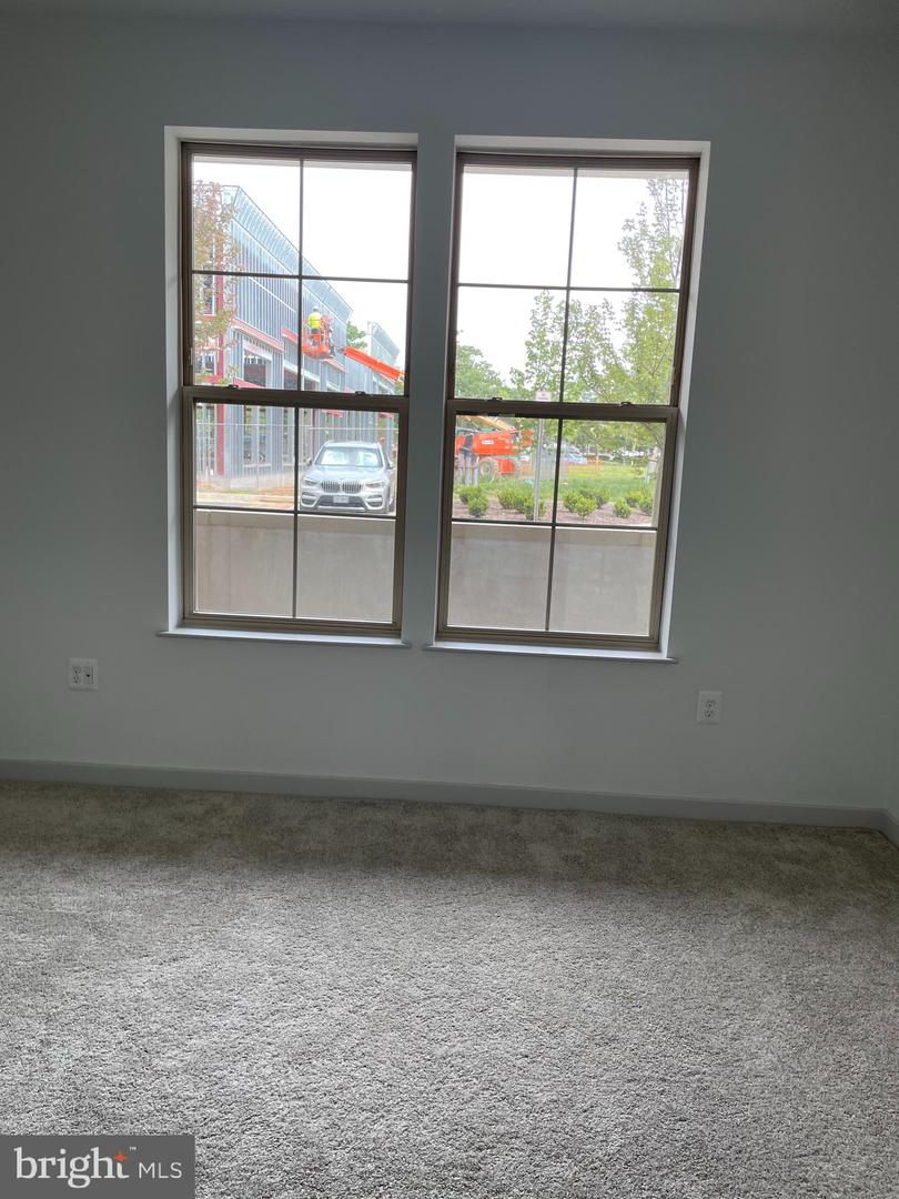 10755 Fairgrounds Dr #112 Property Photo 8