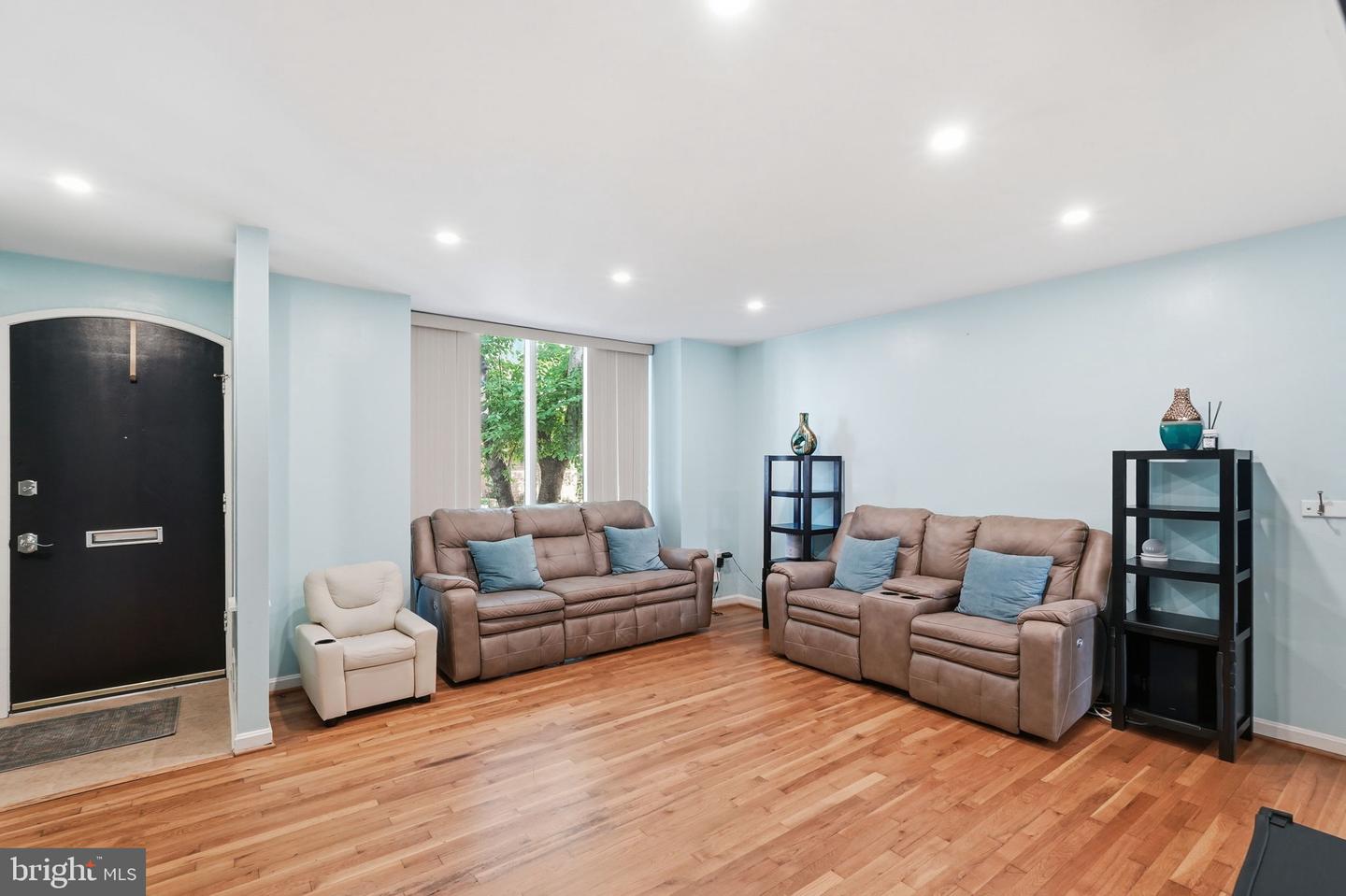 4936 Sauquoit Ln Property Photo 6