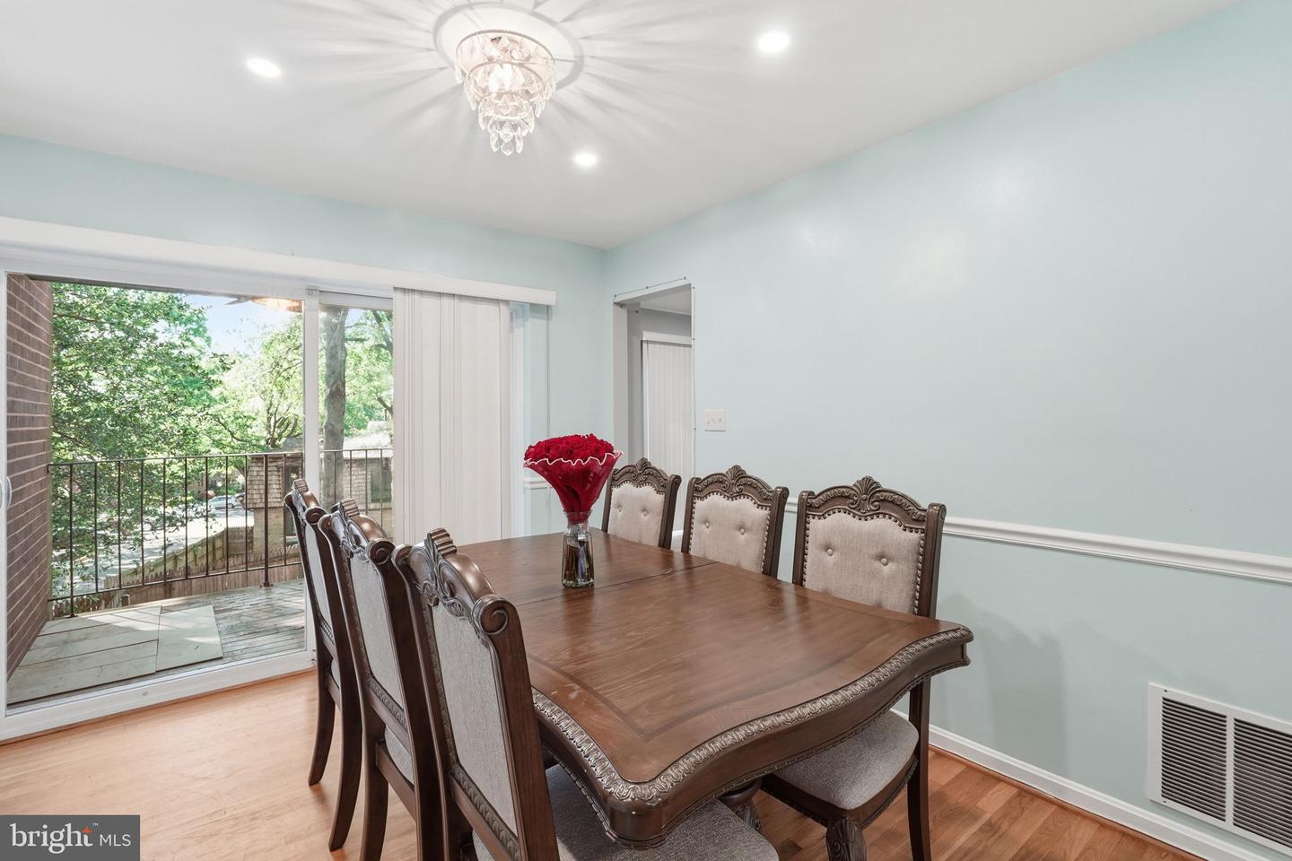 4936 Sauquoit Ln Property Photo 16