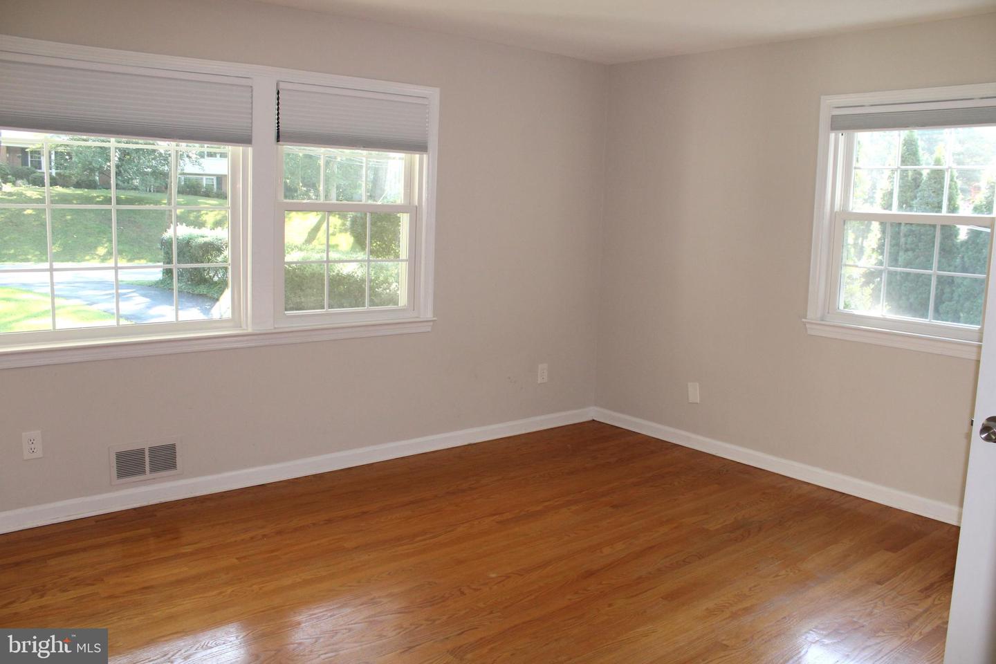 3606 Barkley Dr Property Photo 10