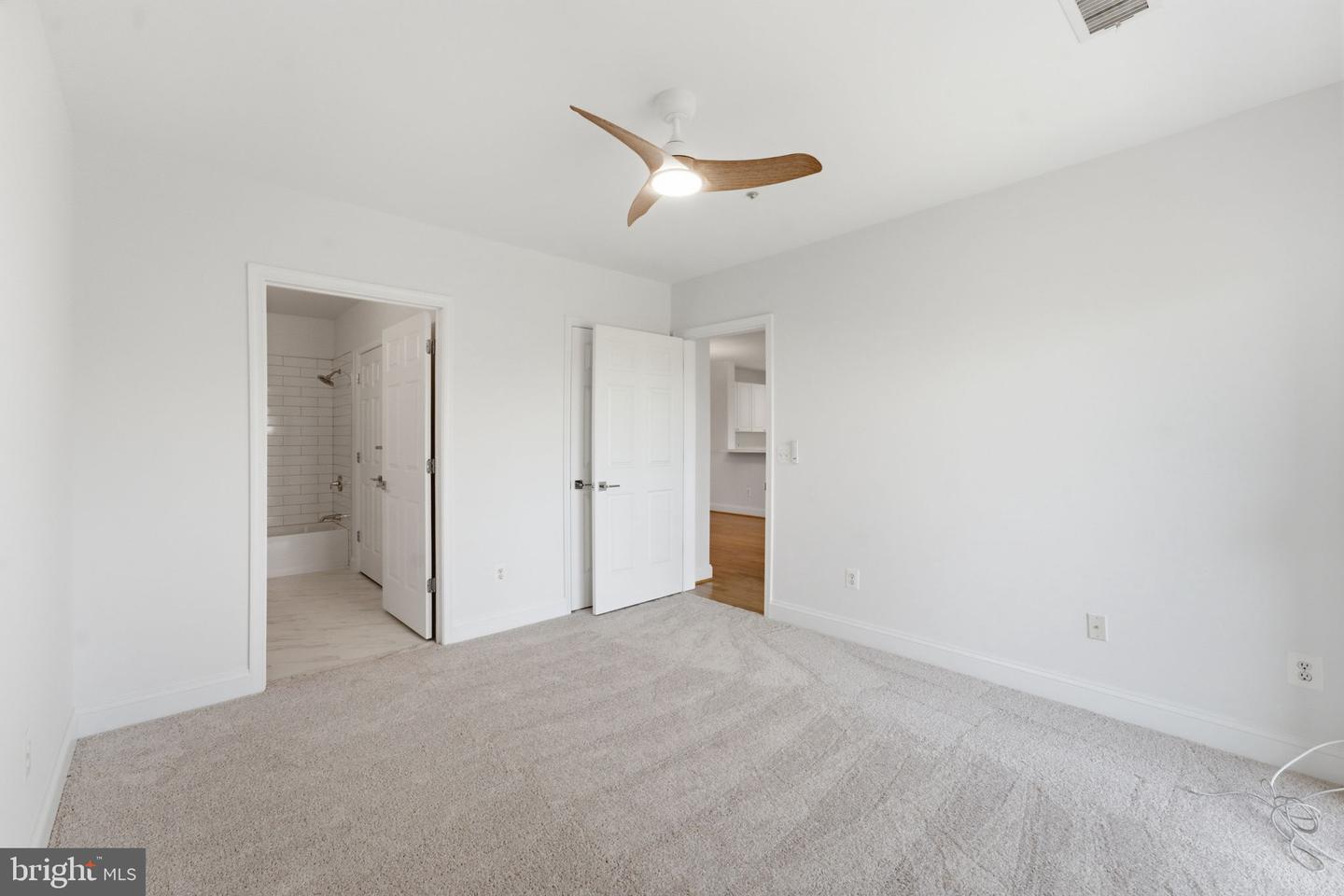 7000 Falls Reach Dr #407 Property Photo 23