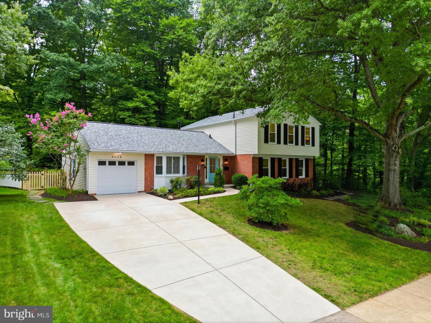 4908 Woodland Way Property Photo 3
