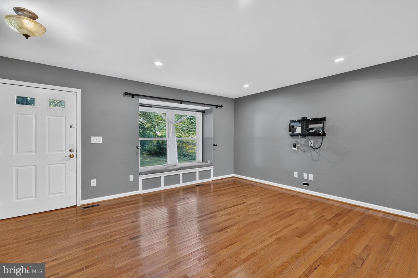 6223 Rathlin Dr Property Photo 3