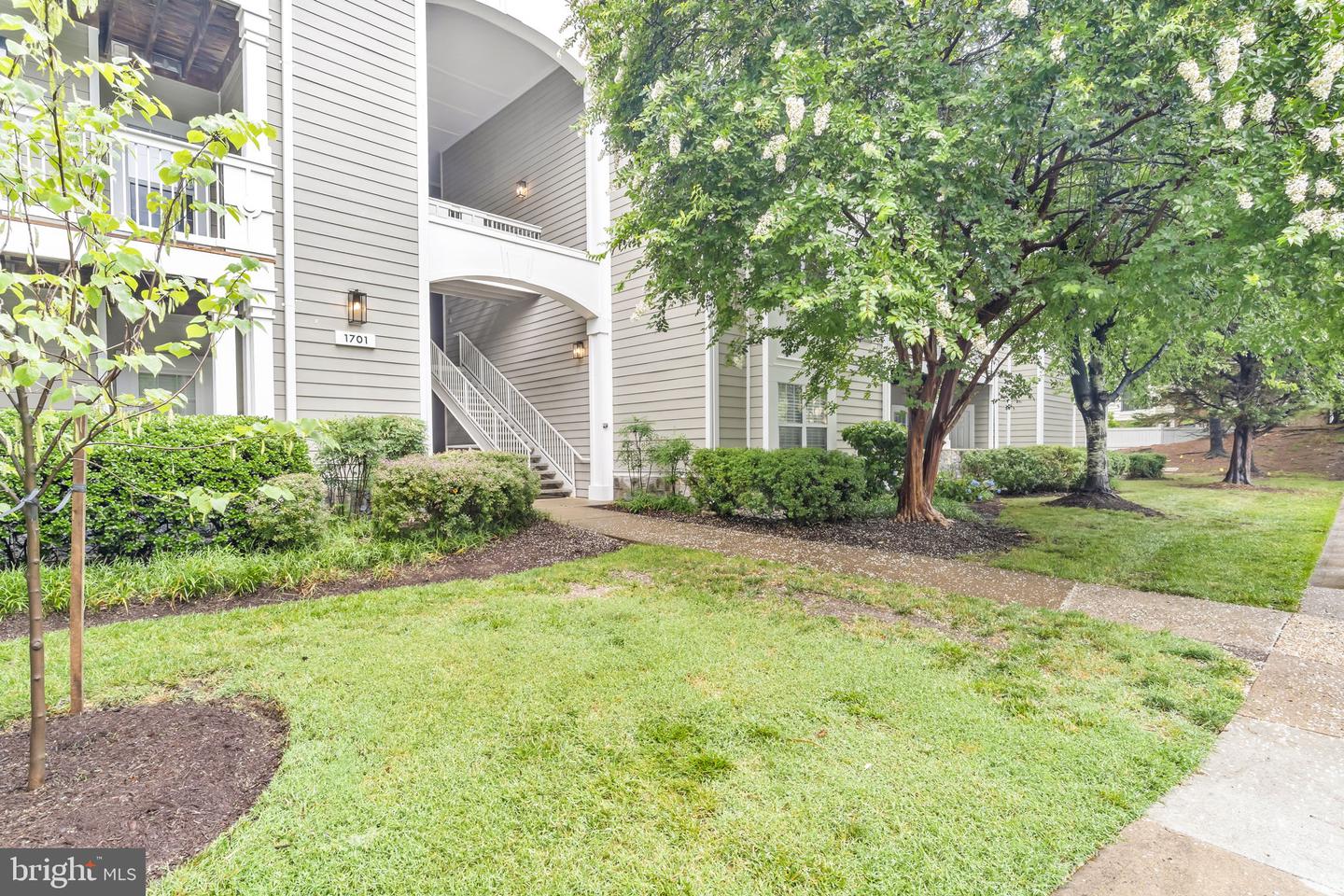 1701 Lake Shore Crest Dr #31 Property Photo 3