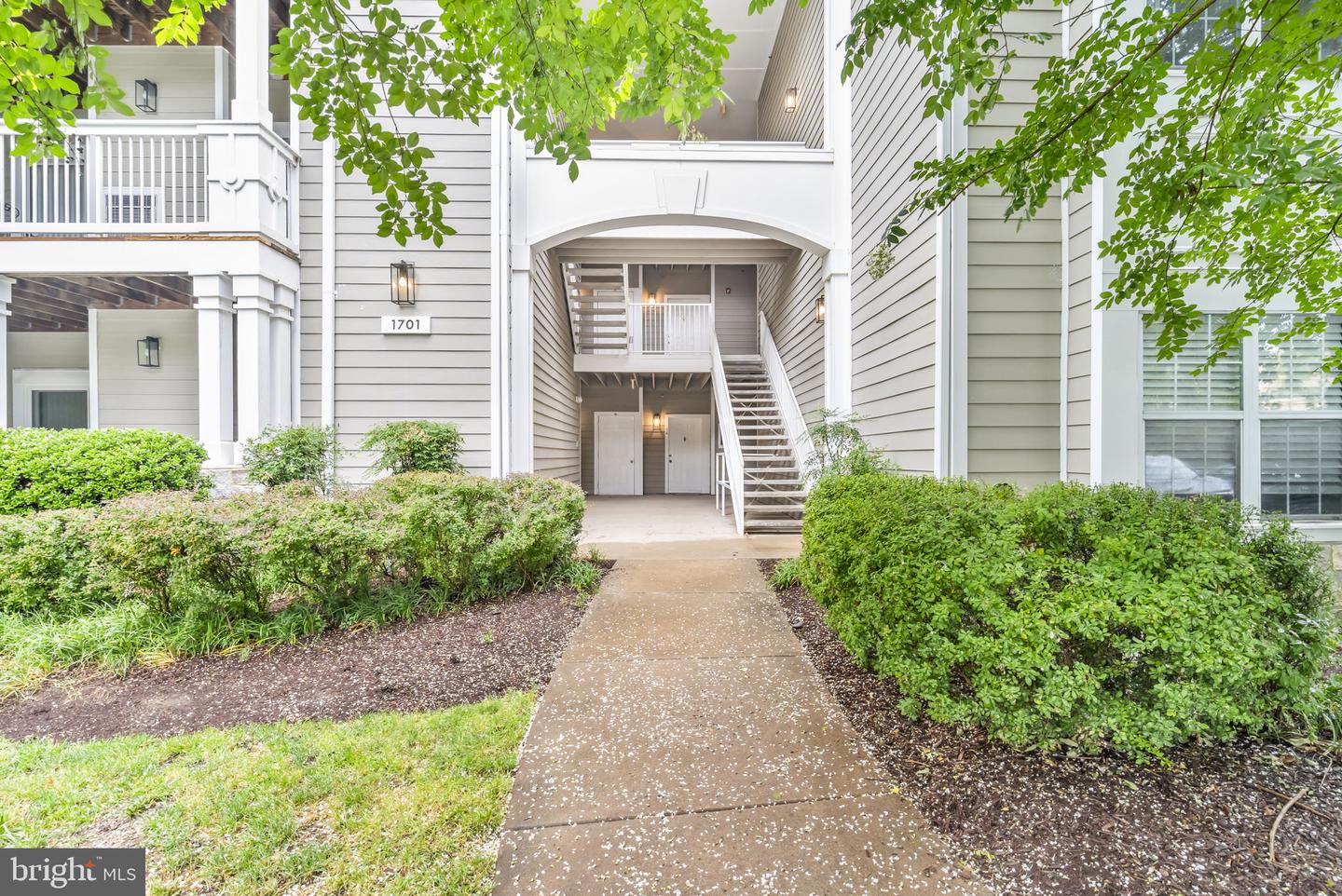 1701 Lake Shore Crest Dr #31 Property Photo 4