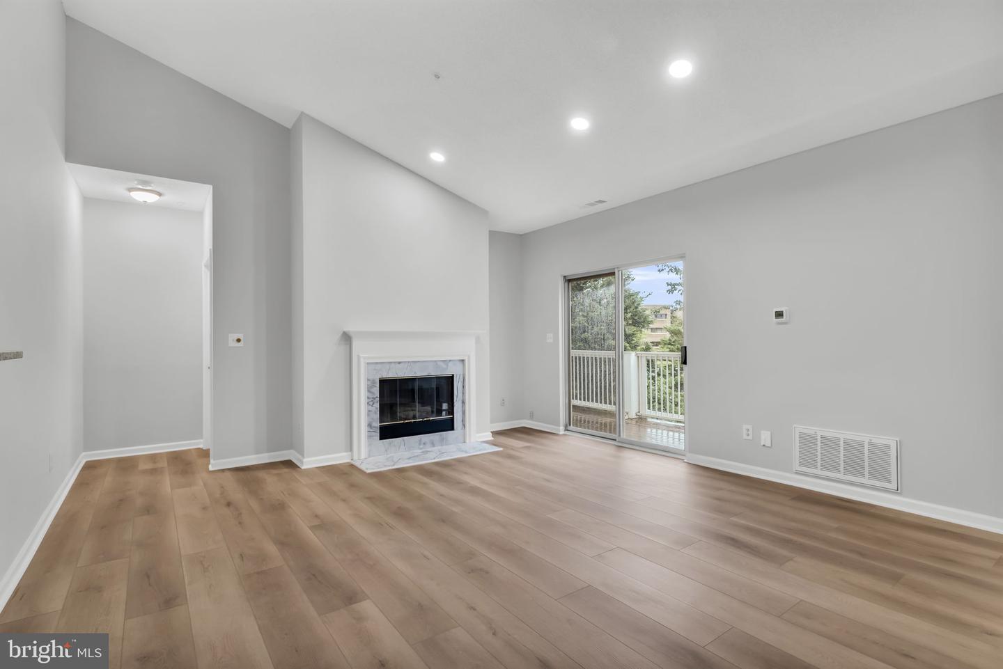 1701 Lake Shore Crest Dr #31 Property Photo 12