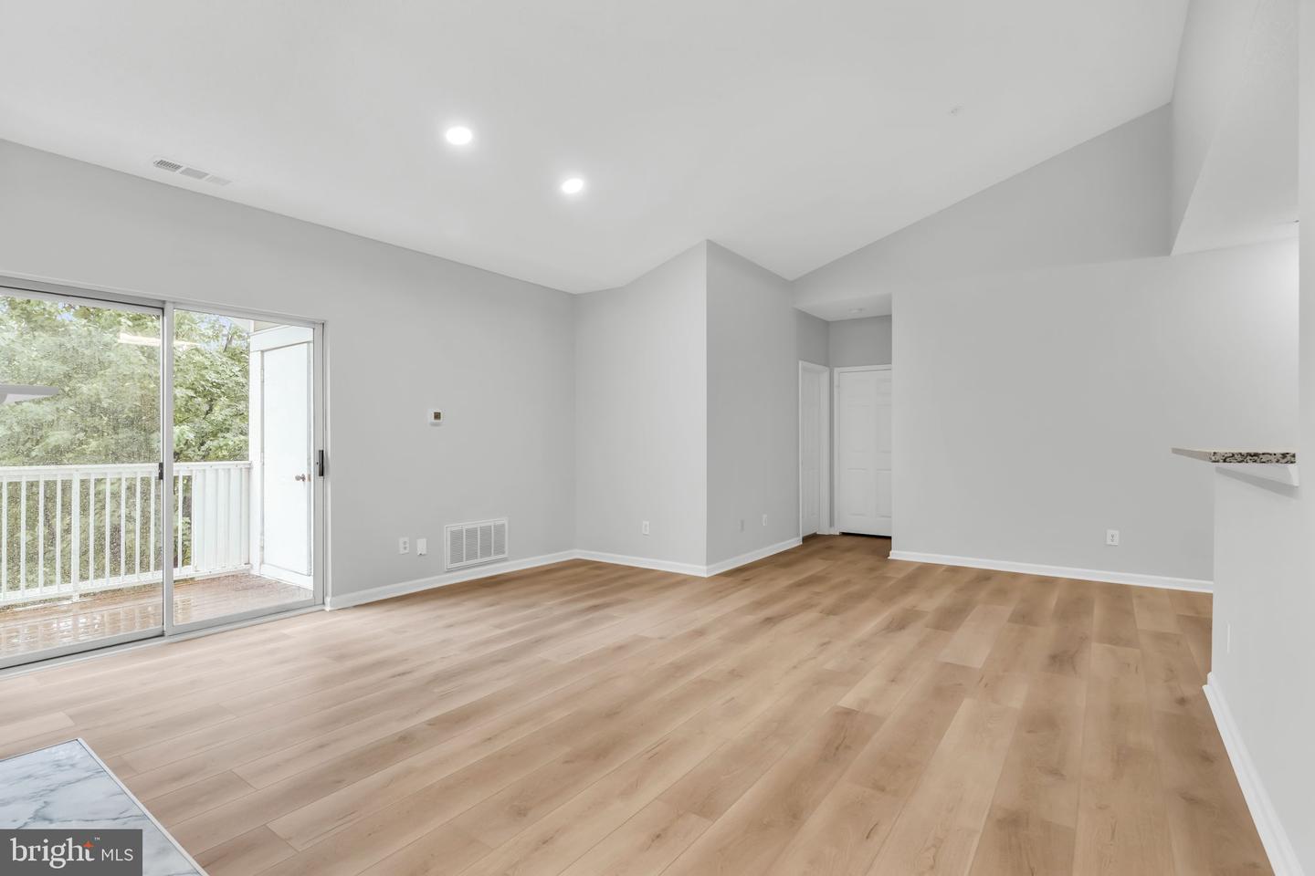 1701 Lake Shore Crest Dr #31 Property Photo 14