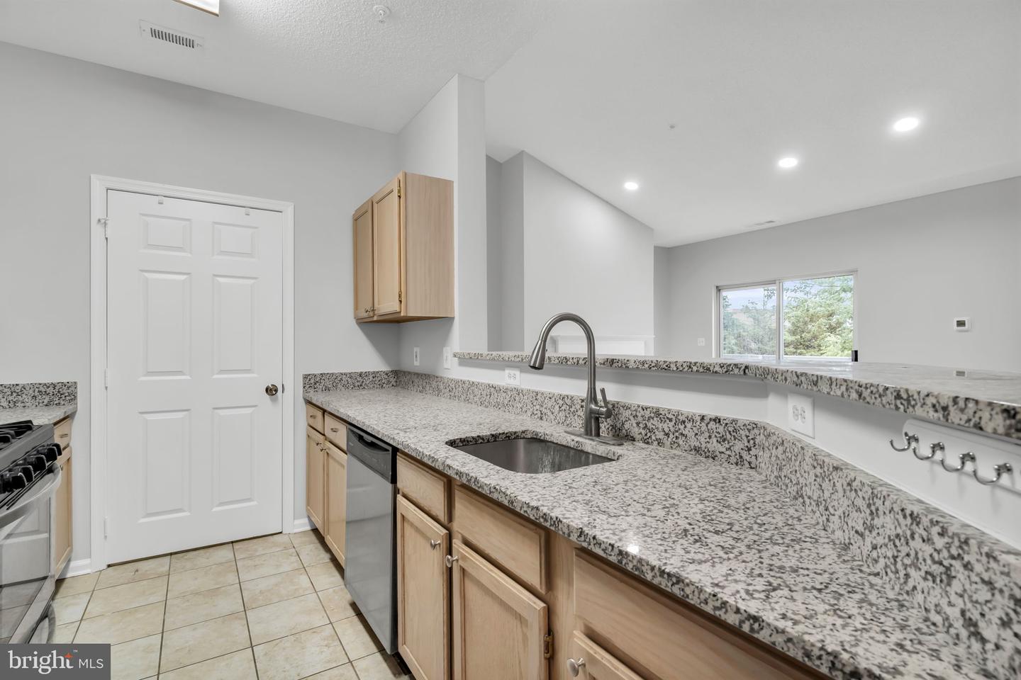 1701 Lake Shore Crest Dr #31 Property Photo 23