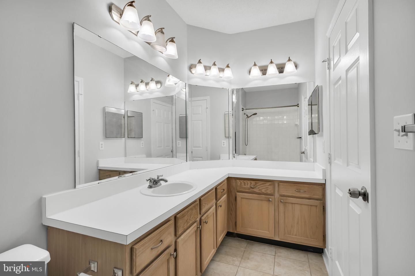 1701 Lake Shore Crest Dr #31 Property Photo 32