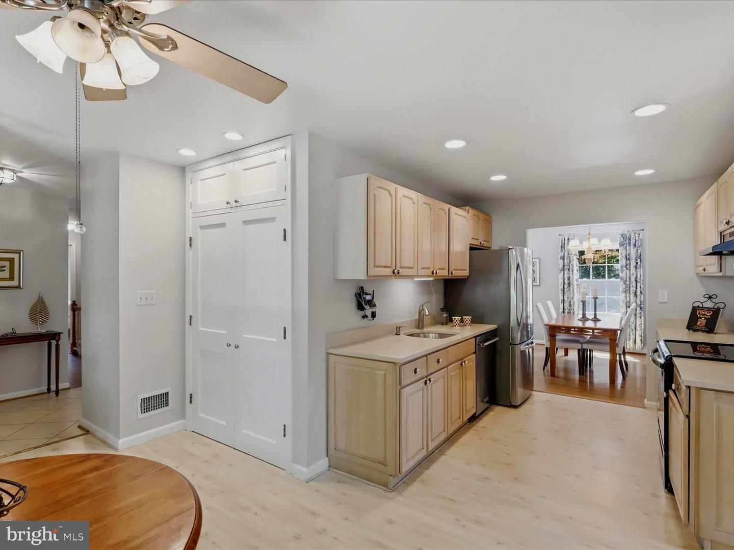 6424 Alloway Ct Property Photo 7