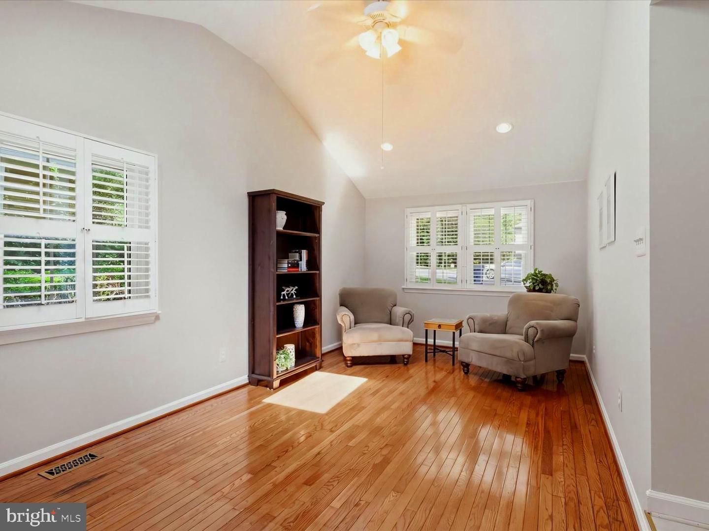 6424 Alloway Ct Property Photo 9