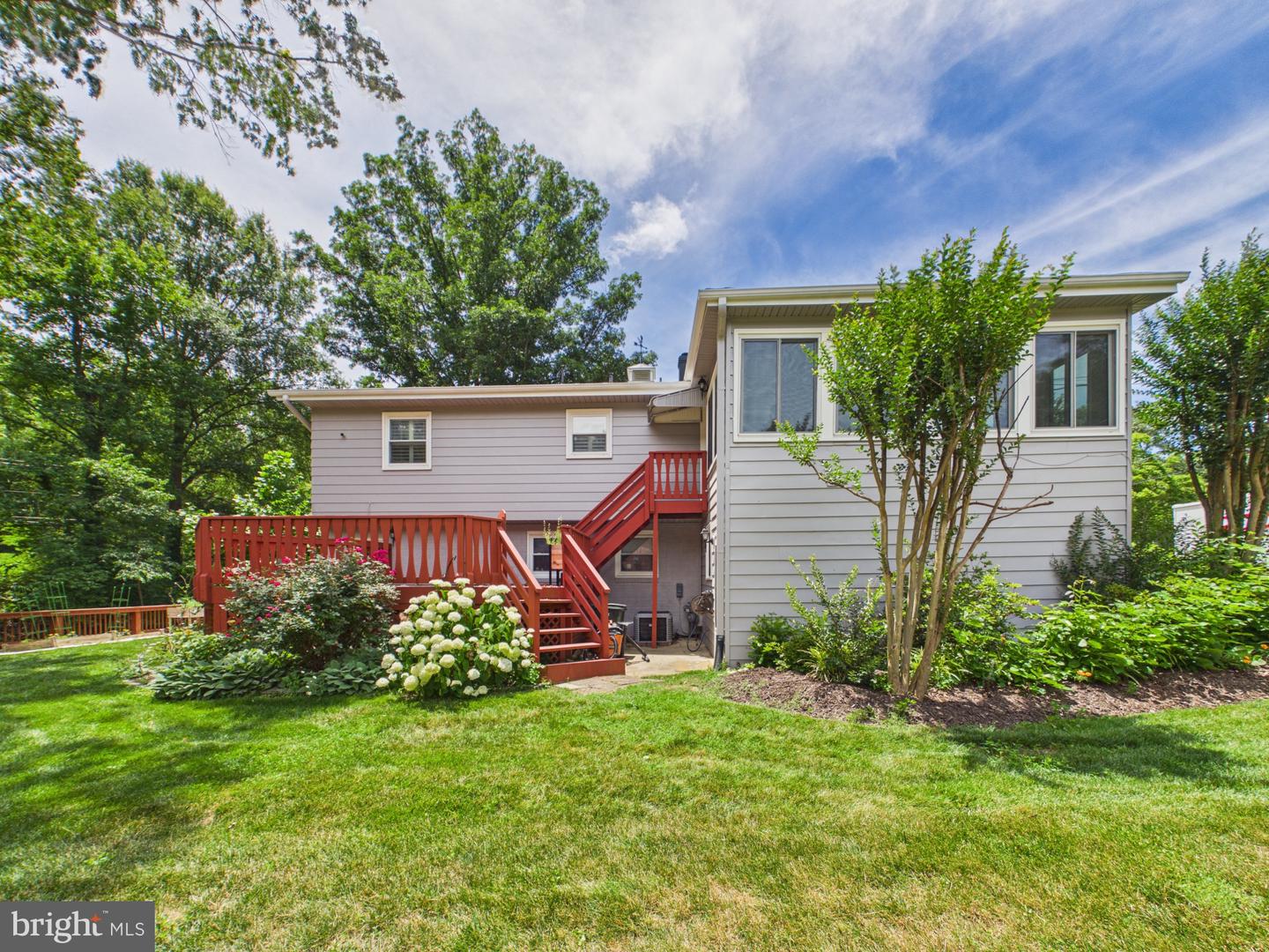 9201 Cherrytree Dr Property Photo 6