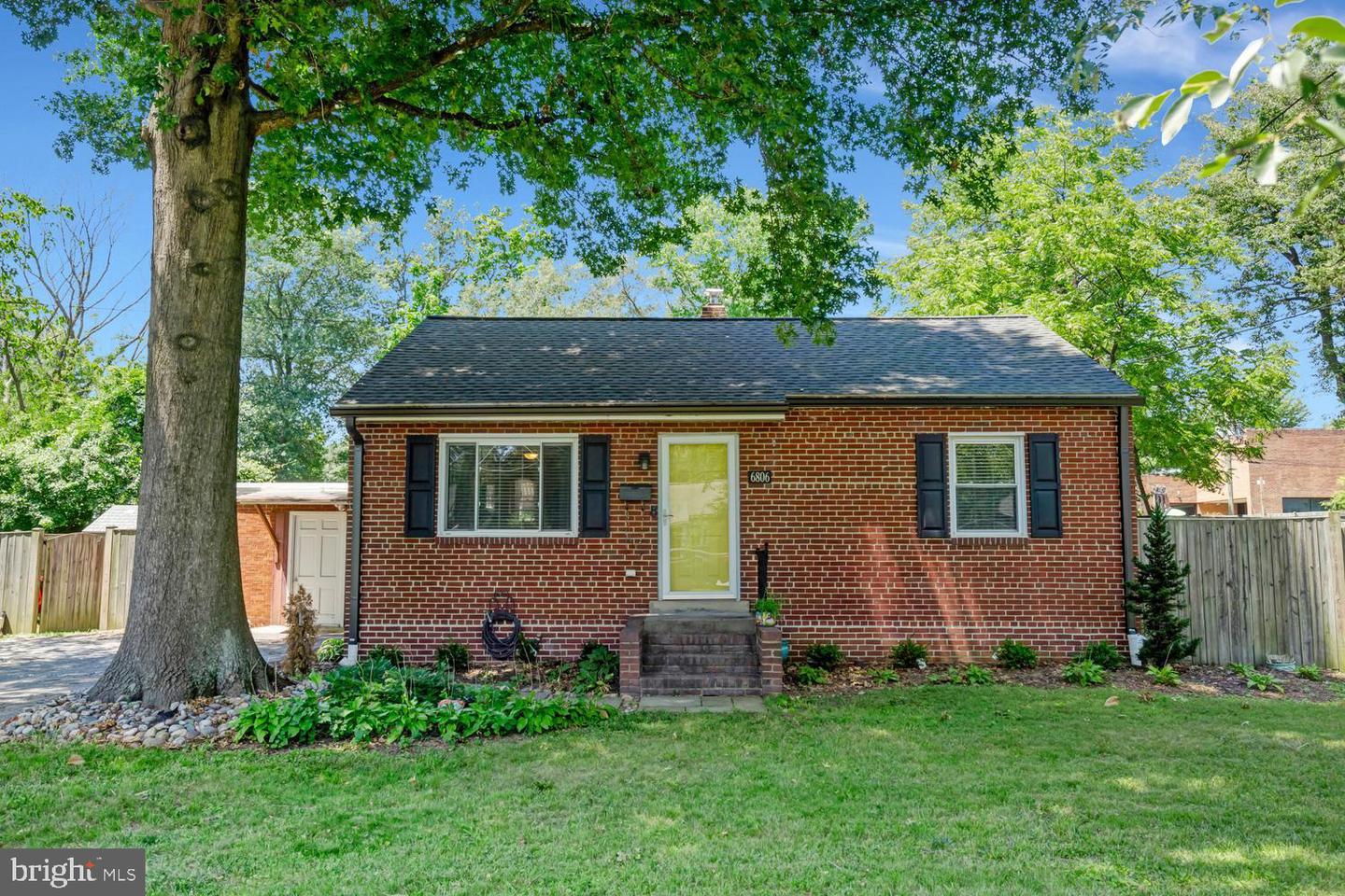 6806 SMITHWAY DR Property Photo 1